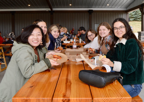 Friske Farm Market
Outdoor pavilion
Fall festval
Private parties
Family fun
Great food
Brick oven pizza and sandwiches
apple cider
sparkling cider